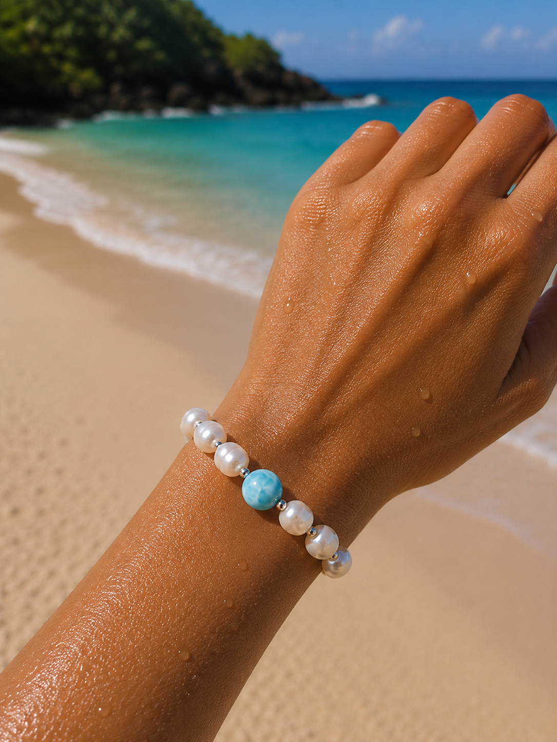 BRACELET