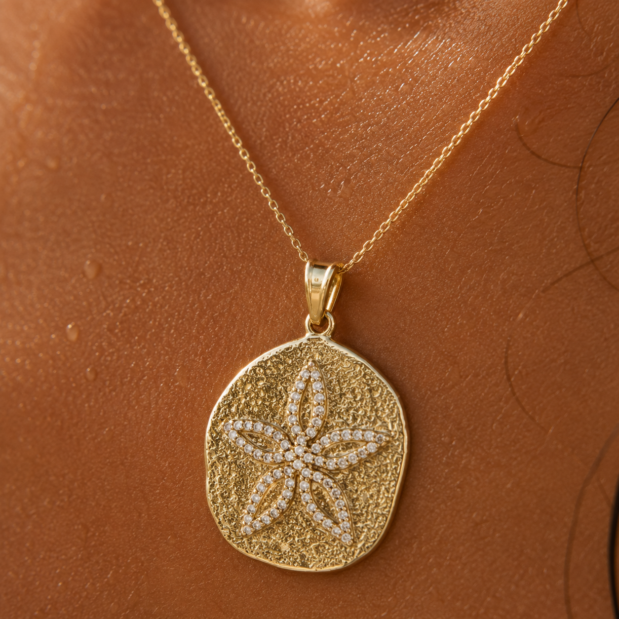 LE GRAND COLLIER ÉTOILE DE MER EN OR 18 CARATS ET DIAMANTS