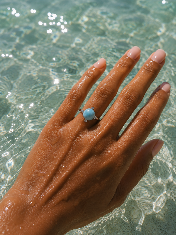 THE FOUR GLEAMS OF A PEARL RING