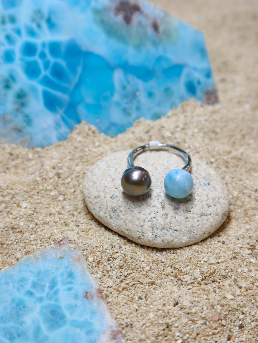 2 PEARLS RING