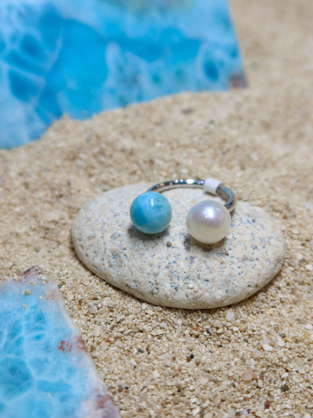 2 PEARLS RING