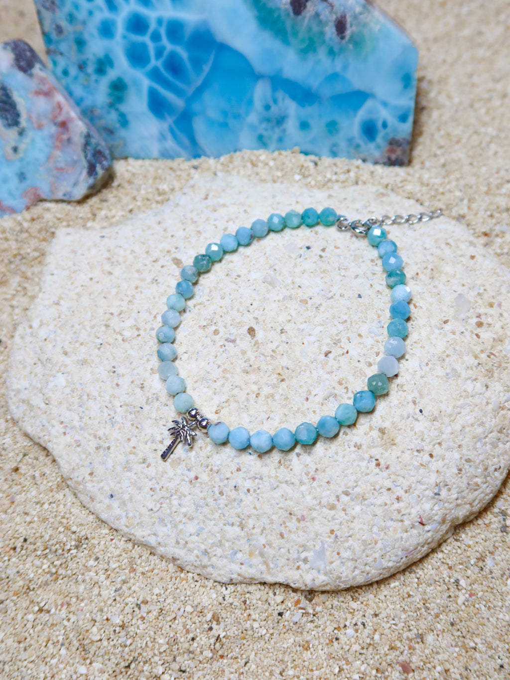 BRACELET FACETED LARIMAR WITH CHARM