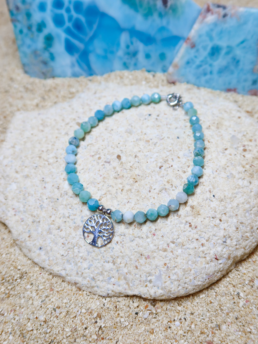 BRACELET FACETED LARIMAR WITH CHARM
