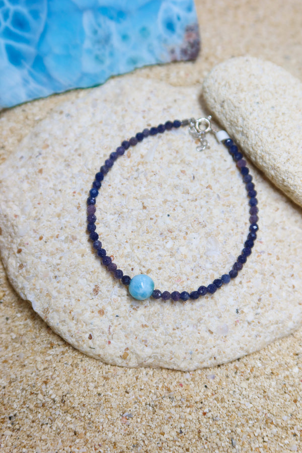 BRACELET 1 LARIMAR ON FACETED STONE
