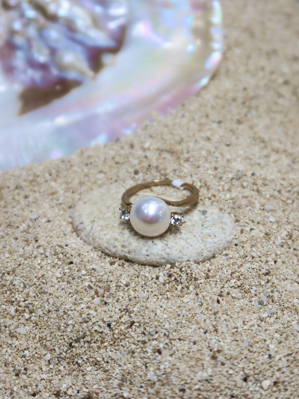 THE TWO GLEAMS OF A PEARL